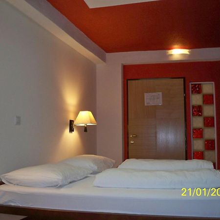 Hotel Carpymore Biograd Na Moru Esterno foto