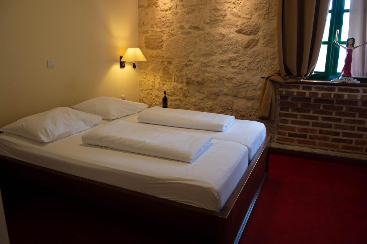 Hotel Carpymore Biograd Na Moru Esterno foto